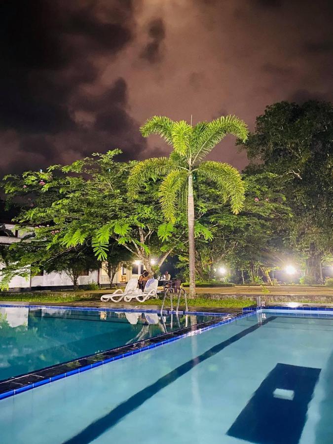 Randiyaepiliyagoda Resort Avissawella Εξωτερικό φωτογραφία