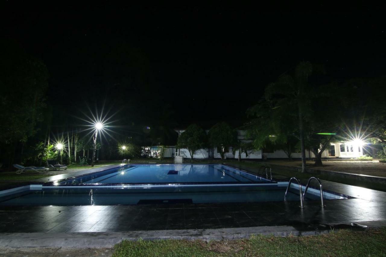 Randiyaepiliyagoda Resort Avissawella Εξωτερικό φωτογραφία